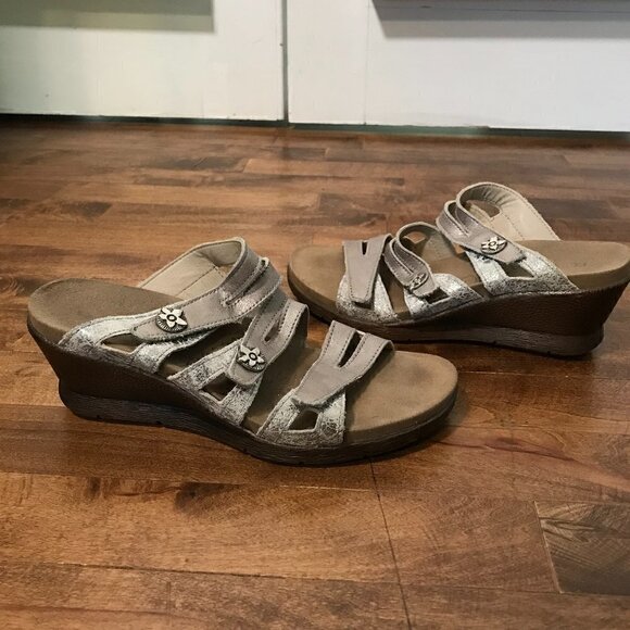 Romika 3 strap wedge sandal w/molded foot bed, 38 - Picture 9 of 12